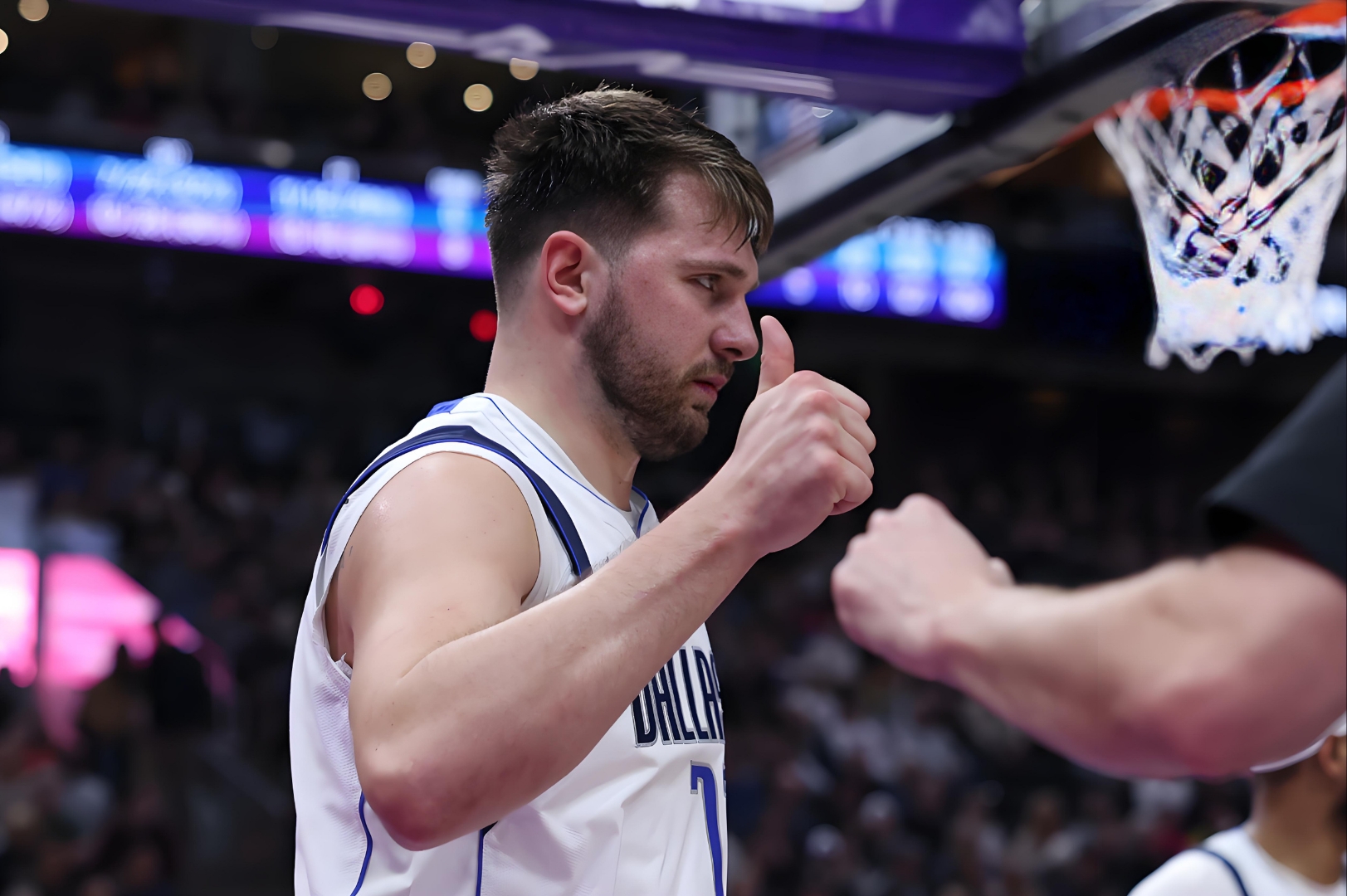 东契奇连续五场比赛得分超过表现优异,掘金不断突破!比赛高潮迭起的简单介绍 东契奇连续五场比赛得分超过表现优异,掘金不断突破!比赛高潮迭起的简单介绍