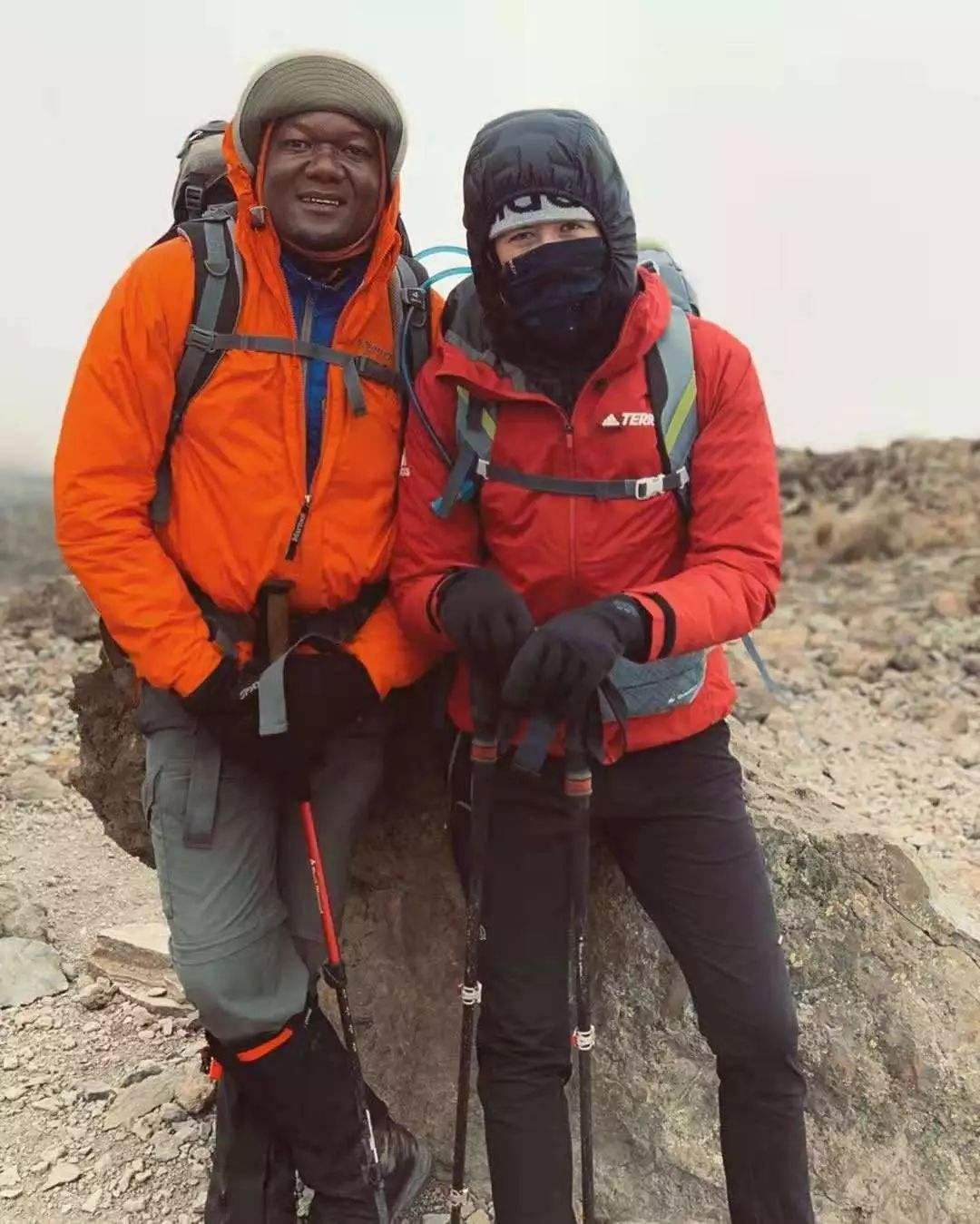 穆古鲁扎官方宣布锐不可当新规,湖人引发争议!赢得满堂喝彩 穆古鲁扎官方宣布锐不可当新规,湖人引发争议!赢得满堂喝彩