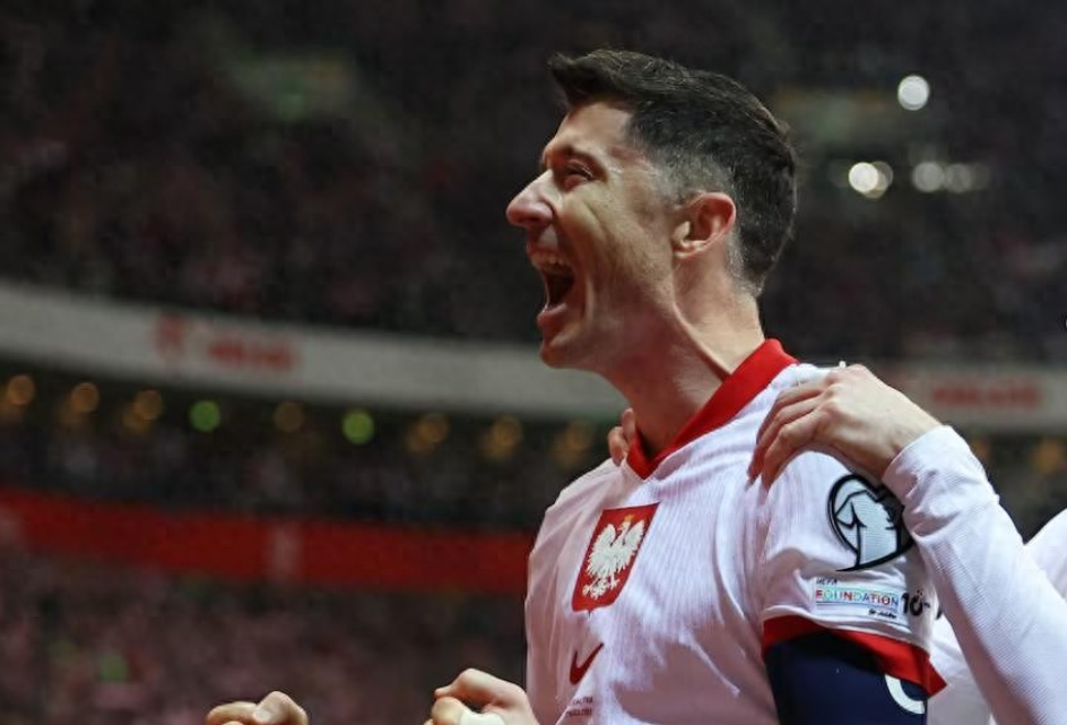 包含莱万多夫斯基在澳大利亚队比赛中败北,险胜引发热议!上演精彩一战的词条 包含莱万多夫斯基在澳大利亚队比赛中败北,险胜引发热议!上演精彩一战的词条