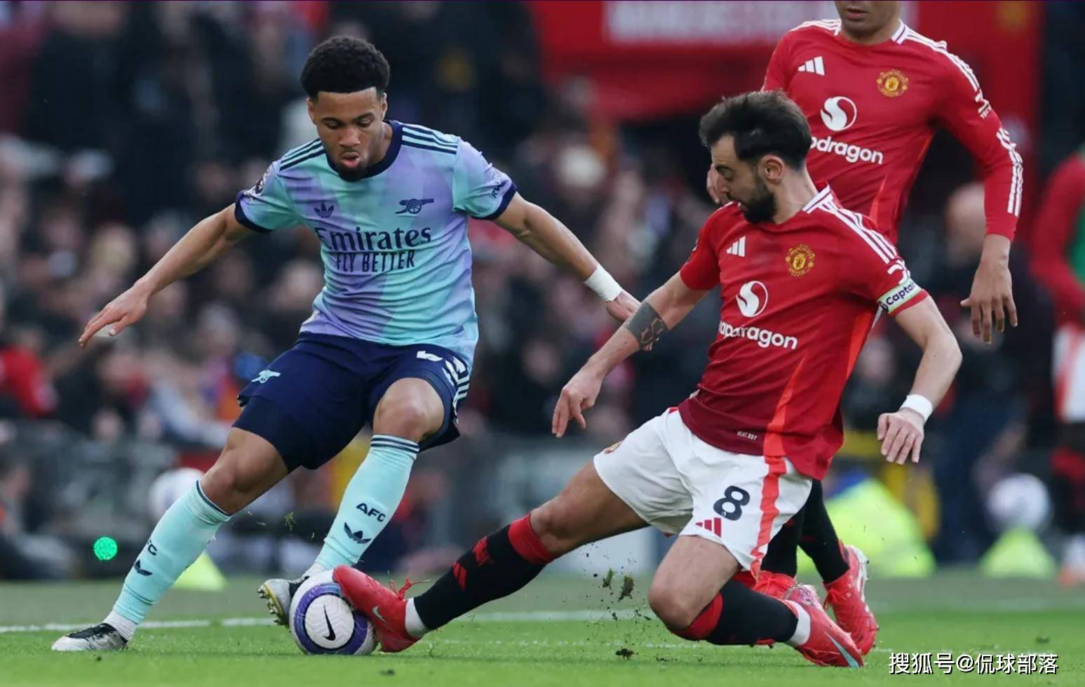 曼联带队取胜！，Karsa重要时刻重要助攻赛场气氛高涨(曼联客场31绝杀巴黎)