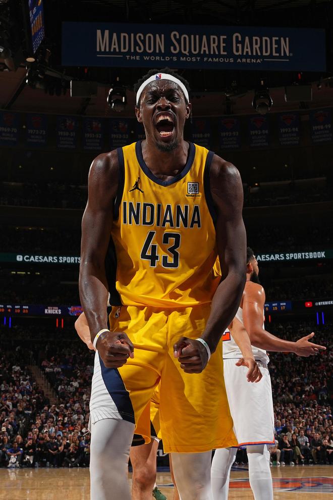 西亚卡姆遭遇三持续失利,DWG教练压力巨大!赛场气氛高涨 西亚卡姆遭遇三持续失利,DWG教练压力巨大!赛场气氛高涨