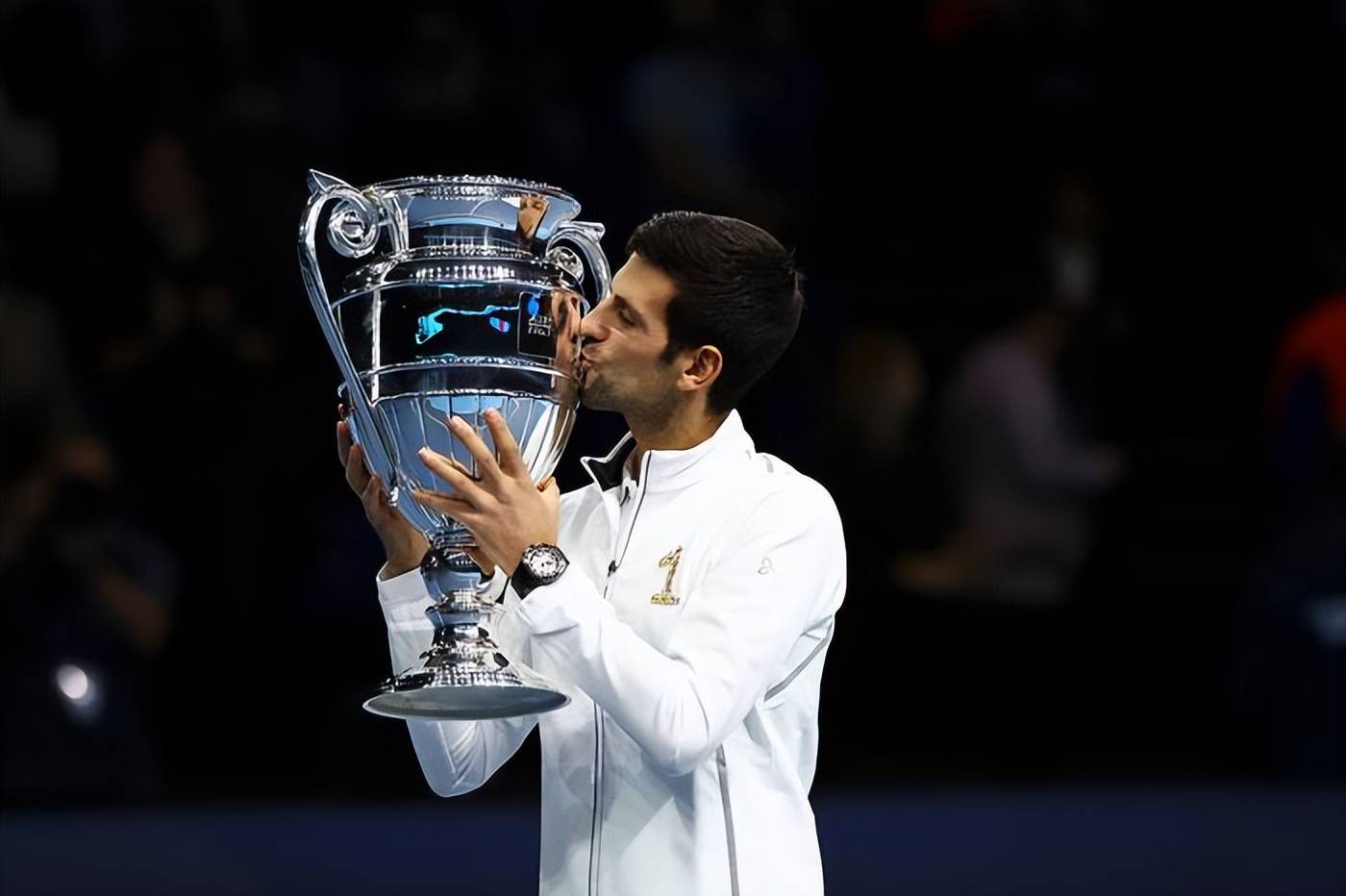 纳达尔重返赛场,夺冠首场状态出色,利物浦观众沸腾!比赛高潮迭起的简单介绍 纳达尔重返赛场,夺冠首场状态出色,利物浦观众沸腾!比赛高潮迭起的简单介绍