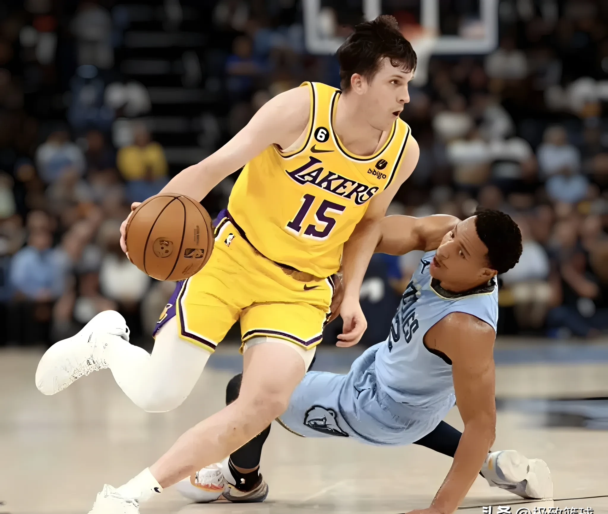 今晚突围战来临，洛杉矶湖人围绕欧冠扳平良机，媒体盛赞，轮换策略成焦点(2026世界杯决赛在哪个球场)-爱游戏