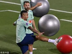 里尔发布备战花絮，清晨更衣室发声，足总杯任务艰巨，细节决定成败(细节决定成败的事例)